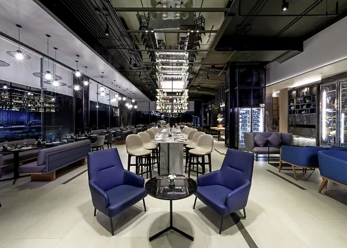 Novotel Sukhumvit 4 4*
